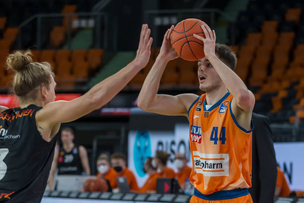 而在近期的 而在近期的